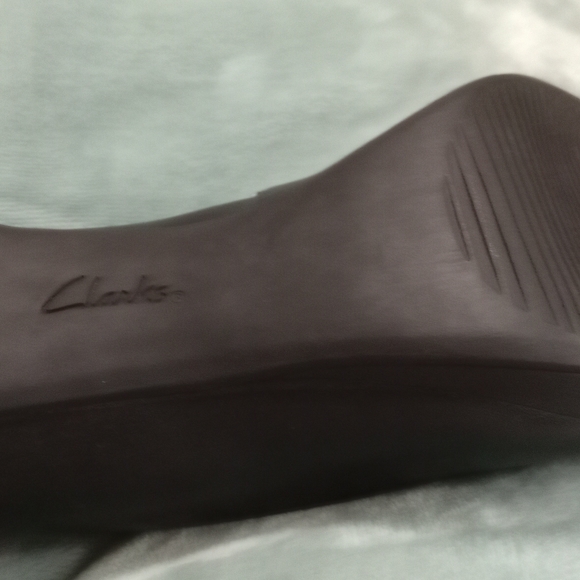 Clarks Collections Women's Black Leather High Heels Soft Cushion - Picture 7 of 11